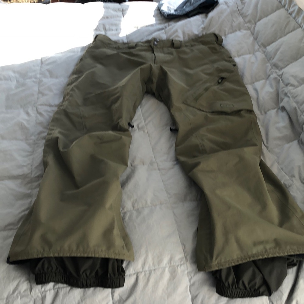 Snowboard pants
